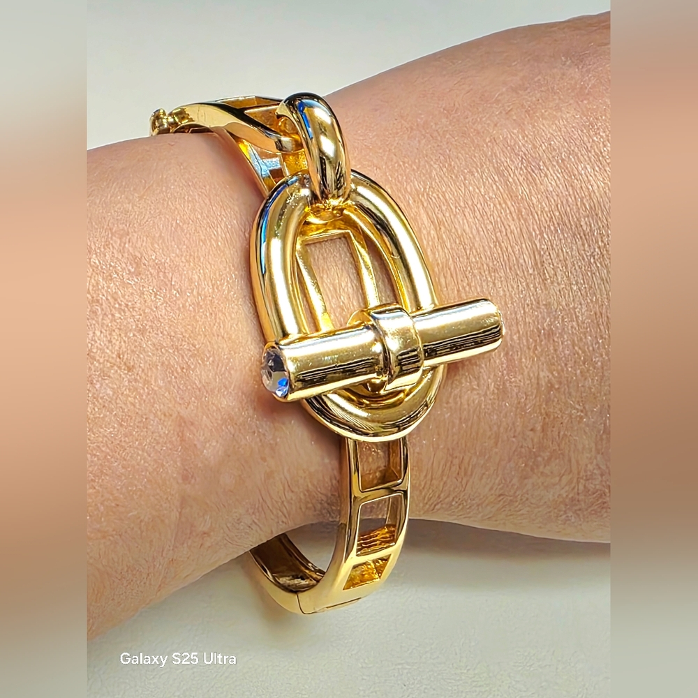 Toggle Bangle